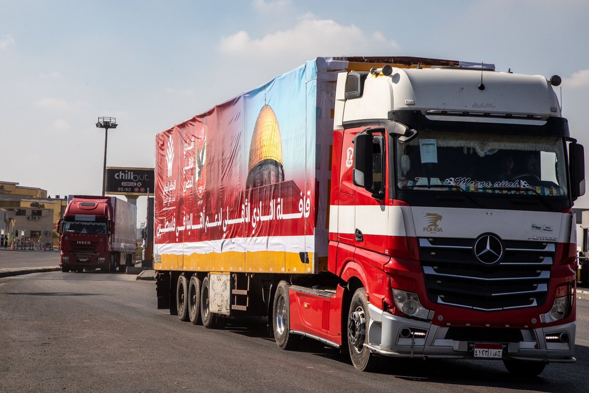 AlAhly's tweet photo. قافلة الأهلي في الطريق إلى معبر رفح دعما لأهالينا في غزة 🇵🇸♥️ https://t.co/Wx9KGIukUs