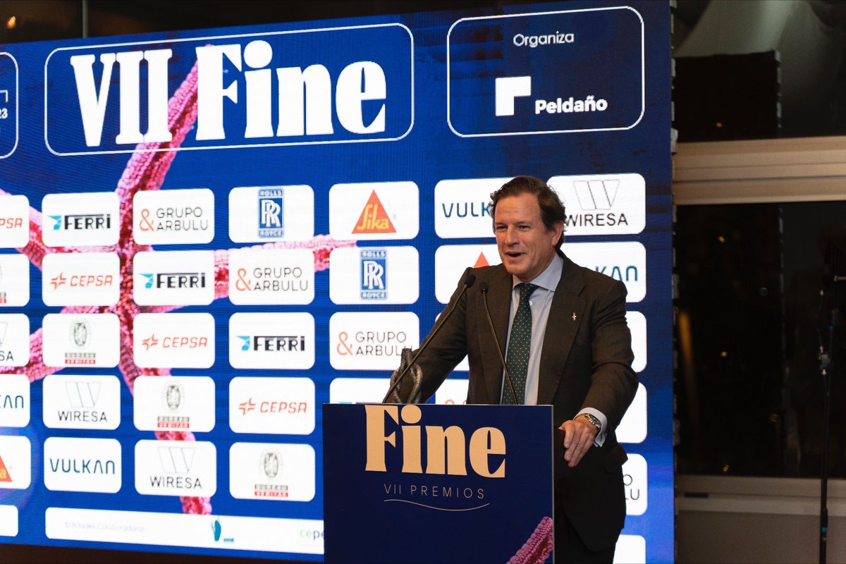 pescaespana's tweet photo. Felicidades a nuestro presidente @garat_javier por el merecido premio en los VII #PremiosFINE, en el marco del Congreso #MaritimeBlueGrowth🏆 Su dedicación al sector pesquero es un ejemplo para todos. ¡Seguimos avanzando juntos! 👏🏼🐟 #PescaEspaña https://t.co/FhlbXUbXvV