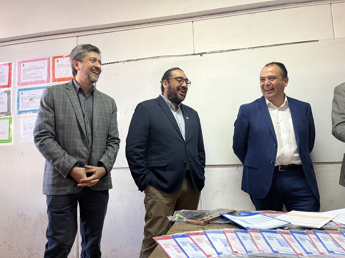 supereduc_cl's tweet photo. Esta mañana, el ministro de Educación @nico_cataldo junto al superintendente Mauricio Farías y el Secretario Ejecutivo de la @agenciaeduca, Gino Cortez, presentaron el Sistema de Monitoreo de la Convivencia Escolar y el decálogo de Gestión Colaborativa de Conflictos en Lo Prado. https://t.co/L3wiBimmBr