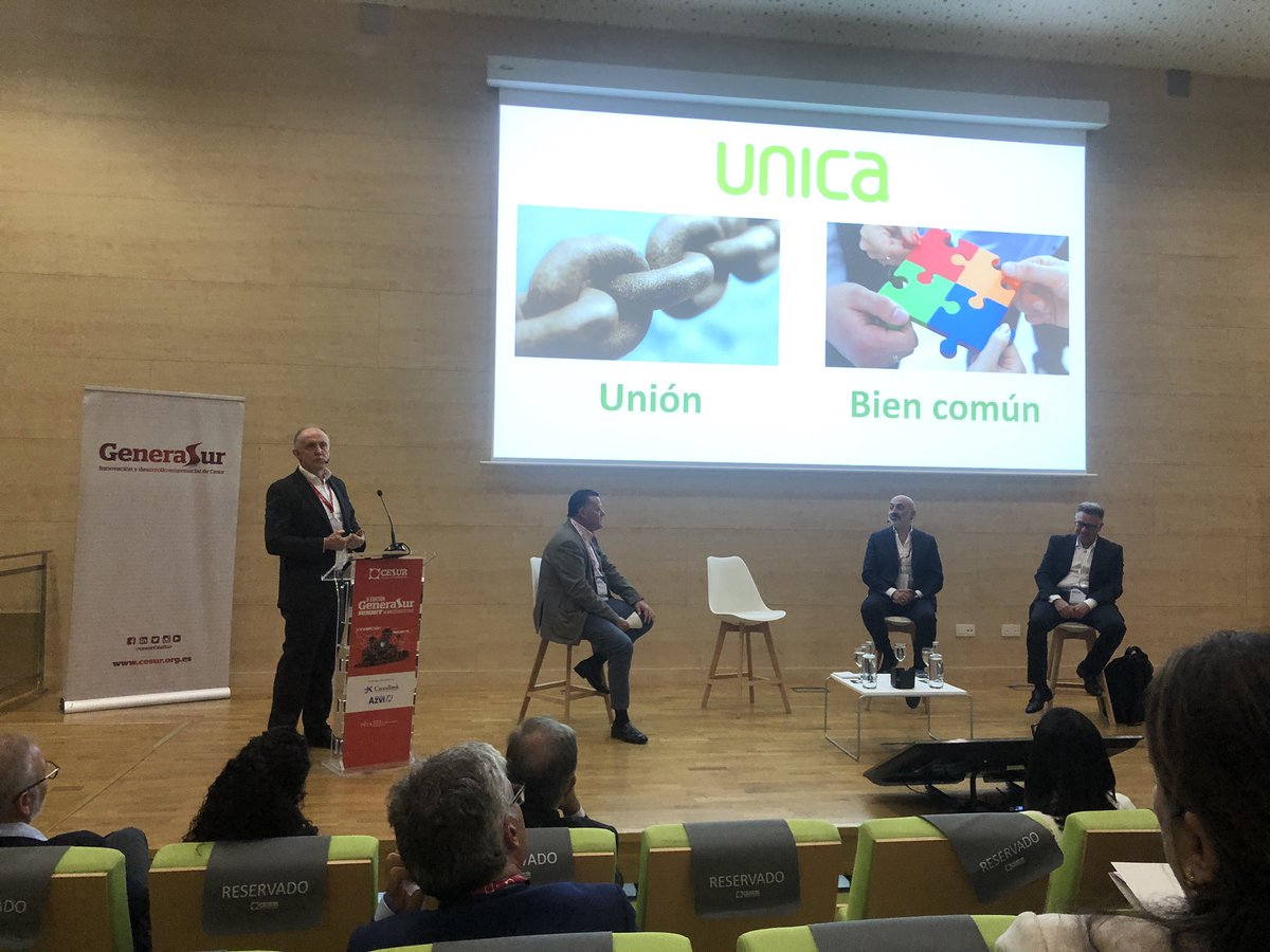 fruittoday's tweet photo. @aytoalm @CesurEdelSur @pitalmeria @caixabank @fundaciongazvi @KimitecGroup @BayerEspana @Bayer4CropsES @beyond_seeds @coxabengoa @unicagroup @La_COAG @fTROPS @Agroponiente @AgriculturAnd @ASAJAAlmeria @UPAAlmeria @AFTropicales @EnriqueColilles @Agrocolor @edelosriospo @FAECAGRANADA @Coexphal @Cajamar @CoopsAgroAND @edelosriospo @unicagroup habla de UNICA Innova. ‘Siempre que hablamos con una empresa de I+D preguntamos qué encaje tiene en nuestra fórmula del agricultor’
Su proyecto UNICA Agribusiness Centre es la ‘encarnación en la tierra’ de esa fórmulal, con I+D real
#GeneraSur https://t.co/nDeeZx5XX2
