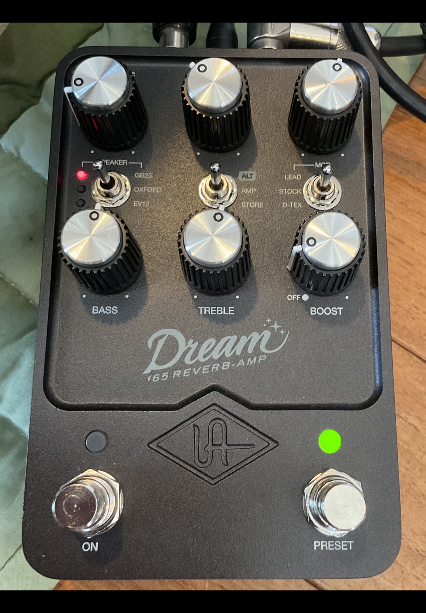 ギター UAFX MAX Universal Audio UAFX Max Preamp & Dual Compressor Effects