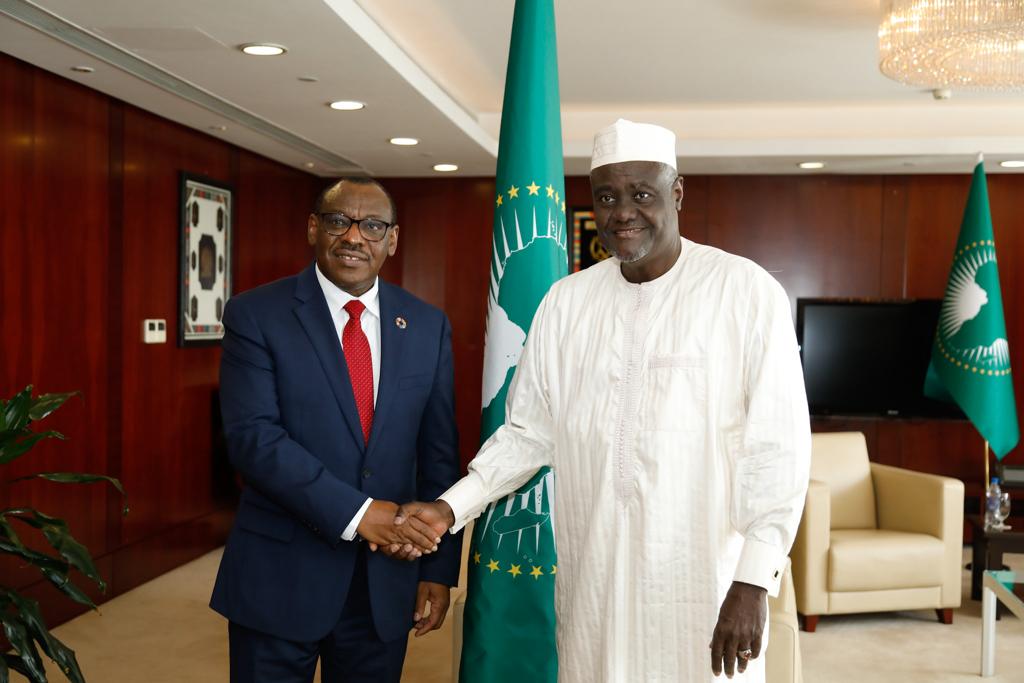 AUC_MoussaFaki's tweet photo. I received H.E @claverGatete, Exec-Secretary of @ECA_OFFICIAL for our first &amp; extremely productive consultations on how to deepen our key strategic partnership towards implementing Agenda2063 as part of our global common agenda to achieve sustainable development for our peoples. https://t.co/MyLg4P2OGo
