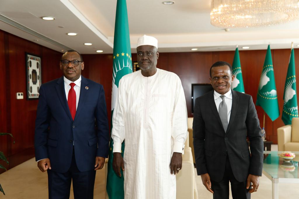 AUC_MoussaFaki's tweet photo. I received H.E @claverGatete, Exec-Secretary of @ECA_OFFICIAL for our first &amp; extremely productive consultations on how to deepen our key strategic partnership towards implementing Agenda2063 as part of our global common agenda to achieve sustainable development for our peoples. https://t.co/MyLg4P2OGo