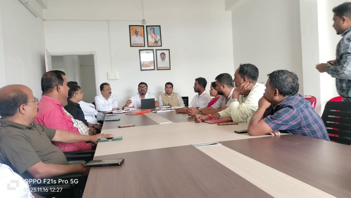 LaskarFakhar's tweet photo. ভাৰতীয় জনতা পাৰ্টি হোজাই জিলাৰ জিলা সভাপতি শ্ৰীযুত @Anup_Deb ডাঙৰীয়াৰ সভাপতিত্বত বিশেষ সাংগঠনিক সভাত উপস্থিত থাকোঁ। https://t.co/14jqGGkq9U