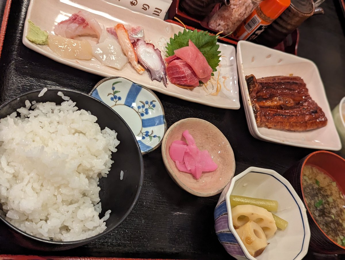 picckachu's tweet photo. もり川で鰻初観測 https://t.co/BUxX4E4XAX