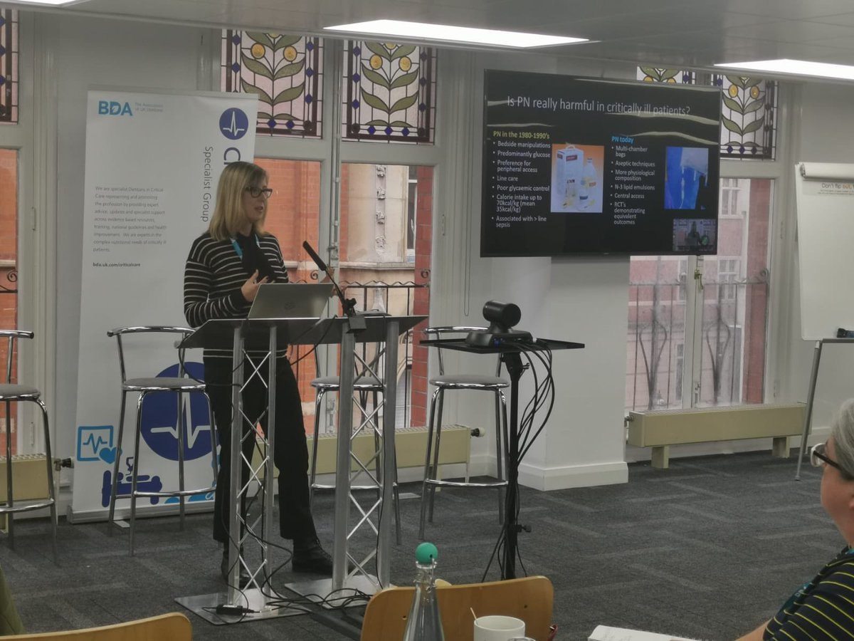 BDACriticalCare's tweet photo. Next speaker at our annual study day is @ellaterblanche ⭐️

Ella is discussing EN or PN - When to continue with EN vs when to consider PN 

#BDACCSG https://t.co/JUFmPDFEVk