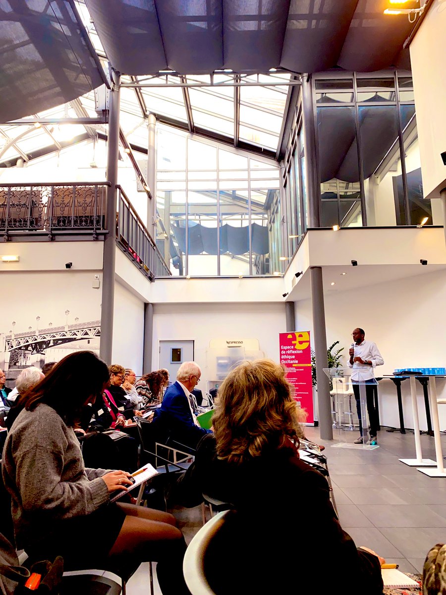 Apres des échanges nourris autour de la mutation de l’offre de soins en Guadeloupe,le #ColloqueNationaldesERER2023 se poursuit avec #JacquesBringer sur La démarche #éthique pour humaniser le bon usage des dispositifs médicaux connectés #ereoccitanie #Toulouse #ERENALimoges #ERENA