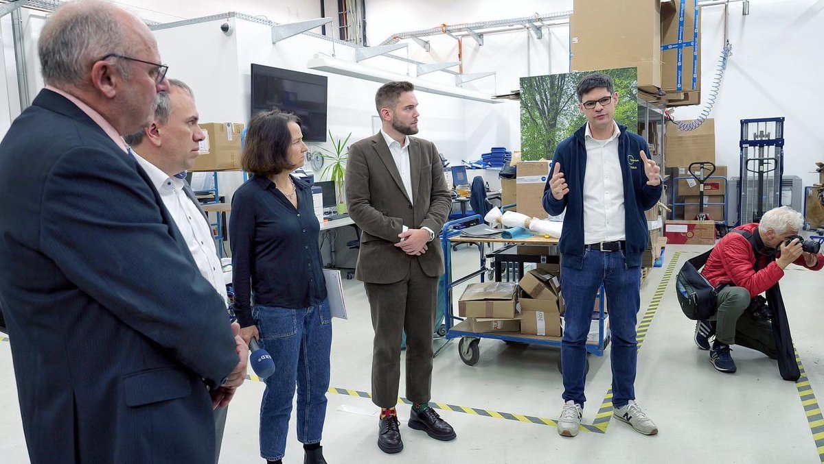 Handwerkskammer FRM (@hwk_rheinmain) on Twitter photo Wie steht es um den Arbeitsmarkt in Hessen? Zu dieser Frage veranstaltete die Handwerkskammer Frankfurt-Rhein-Main gemeinsam mit der Regionaldirektion Hessen der <a href="/Bundesagentur/">Bundesagentur für Arbeit</a> für Arbeit eine Pressekonferenz. #hwkfrankfurtrheinmain Wie steht es um den Arbeitsmarkt in Hessen? Zu dieser Frage veranstaltete die Handwerkskammer Frankfurt-Rhein-Main gemeinsam mit der Regionaldirektion Hessen der <a href="/Bundesagentur/">Bundesagentur für Arbeit</a> für Arbeit eine Pressekonferenz. #hwkfrankfurtrheinmain