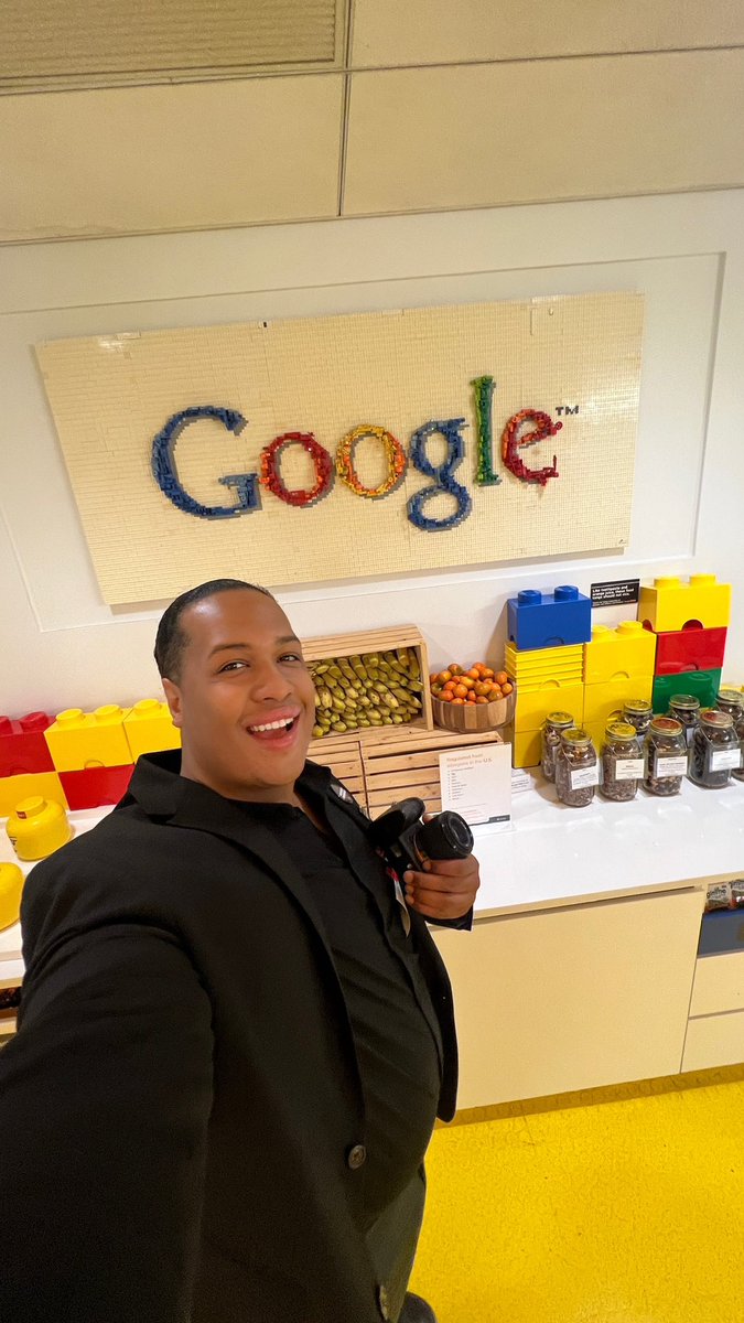 SOoNasty_'s tweet photo. Google Headquarters 🇩🇴 https://t.co/x4VIg8sfDL
