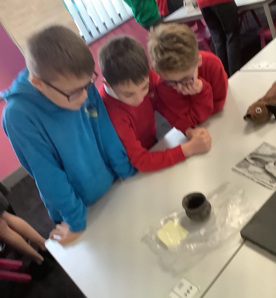 westheathprim's tweet photo. #WHPSClass13 had their own Stone Age museum this afternoon- the artefacts were fascinating! #WHPSHistory https://t.co/AV200FDqGe