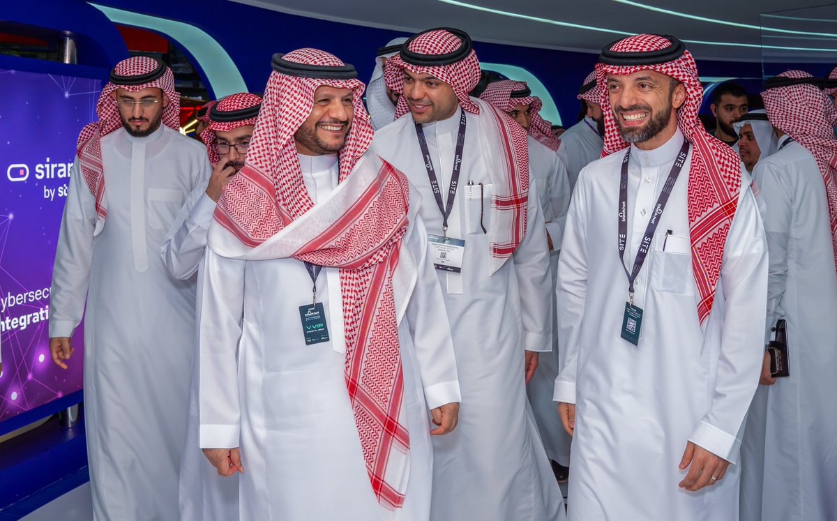 HRSD_SA's tweet photo. مساعد وزير الموارد البشرية والتنمية الاجتماعية للخدمات المشتركة يزور فعالية الأمن السيبراني #بلاك_هات23، للاطلاع على مستجدات التحول الرقمي والتجارب العالمية في رفع جودة الخدمات المقدمة للمستفيدين.
#BHMEA23

🔗|| https://t.co/O6BRg8lpjX https://t.co/trbqiahJAc