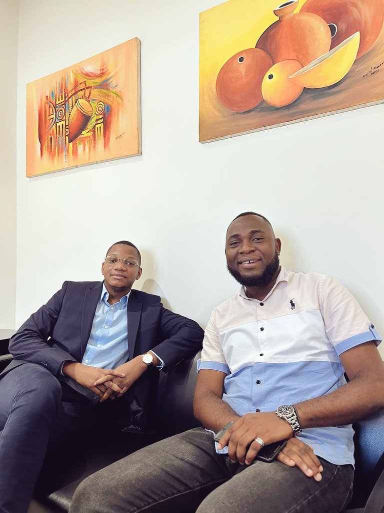 DidierKissode's tweet photo. Heureux de revoir mon brillant frère🇨🇮 @mohamednour_d, Consultant PME, Expert Com &amp; Auteur, un acteur incontournable pour la promotion/développement de l'entrepreneuriat en Afrique. Un réel honneur d'échanger à propos des prochaines missions sur le continent.💪🏿
#CIV225 https://t.co/RwkEqvtpg9
