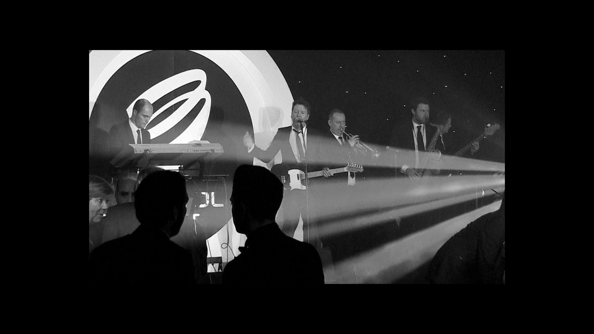 hipcatmusic's tweet photo. We are always happy to perform at events large or small.  This is one of those large ones!  But if you have a garden party, reception drinks, corporate event or wedding then get in touch to find out about our different line-ups.
#thehipcats
#jazzandswingbandhire
#weddingband https://t.co/4jDGiSxMtN