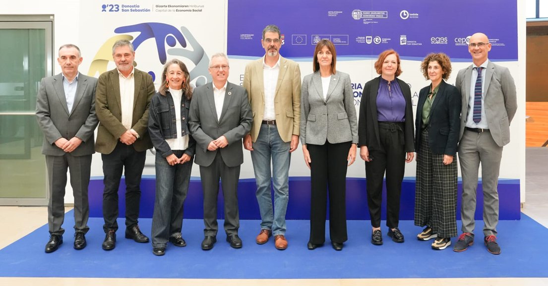 lanbideejgv's tweet photo. Dena prest #FESLAN23 azokan, #EkonomiaSoziala oinarri duten enpresen eta enplegua bilatzen duten pertsonen arteko topagunean.
Zuen zain gaude!
📆Azaroak 16 eta 17
📍Donostia
ℹ️https://t.co/cM8GWVDX18 https://t.co/57CLx3VDil