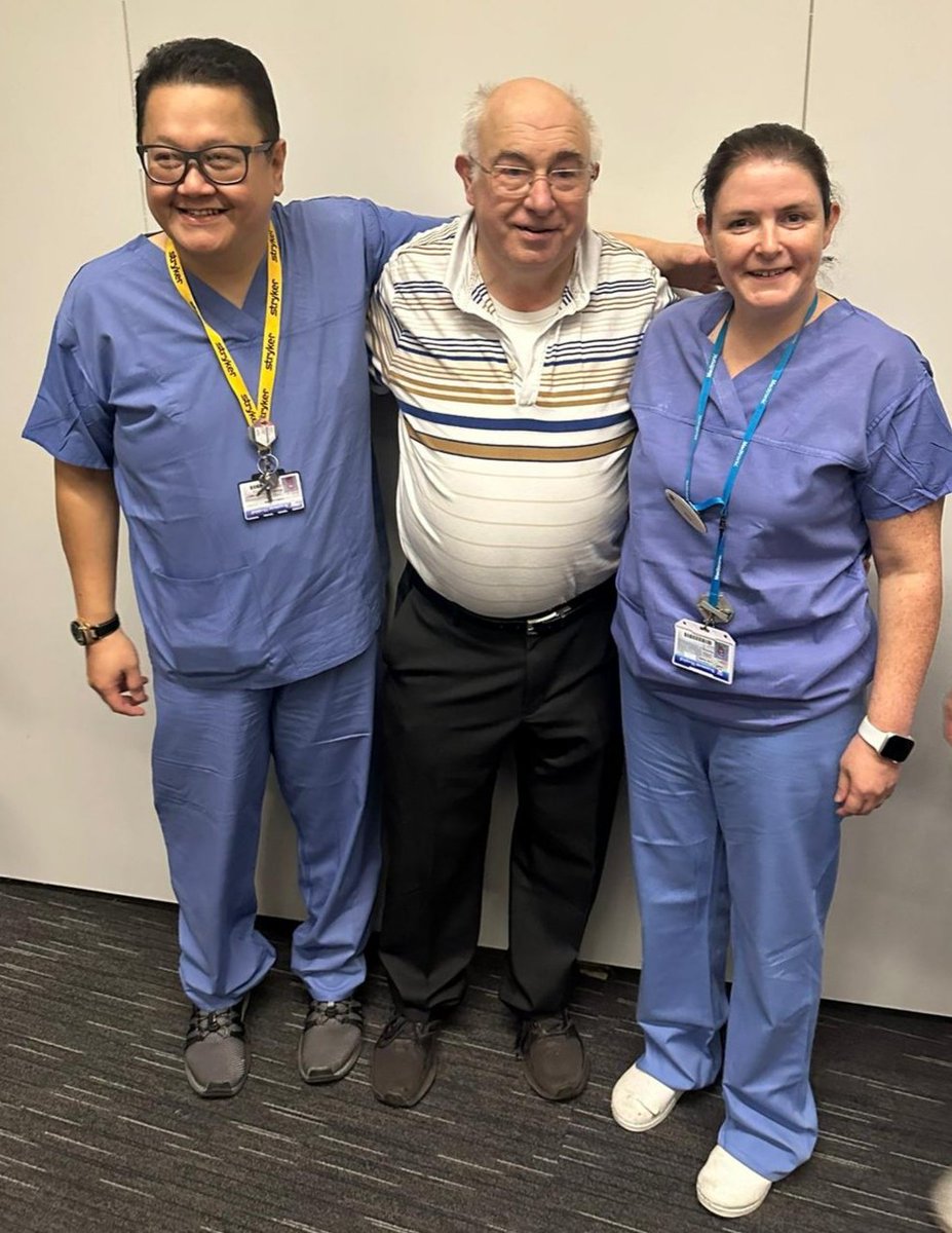 BeaumontRadiol1's tweet photo. Radiographer Phil Calayag and CNM1 Orla Kettle reunited with their patient Bobby Norris at the Beaumont Quality and Safety meeting.  Bobby was speaking about how he made a full recovery from a stroke after undergoing successful  thrombectomy procedure,thanks to this team! #stroke https://t.co/7h9dv2DImc