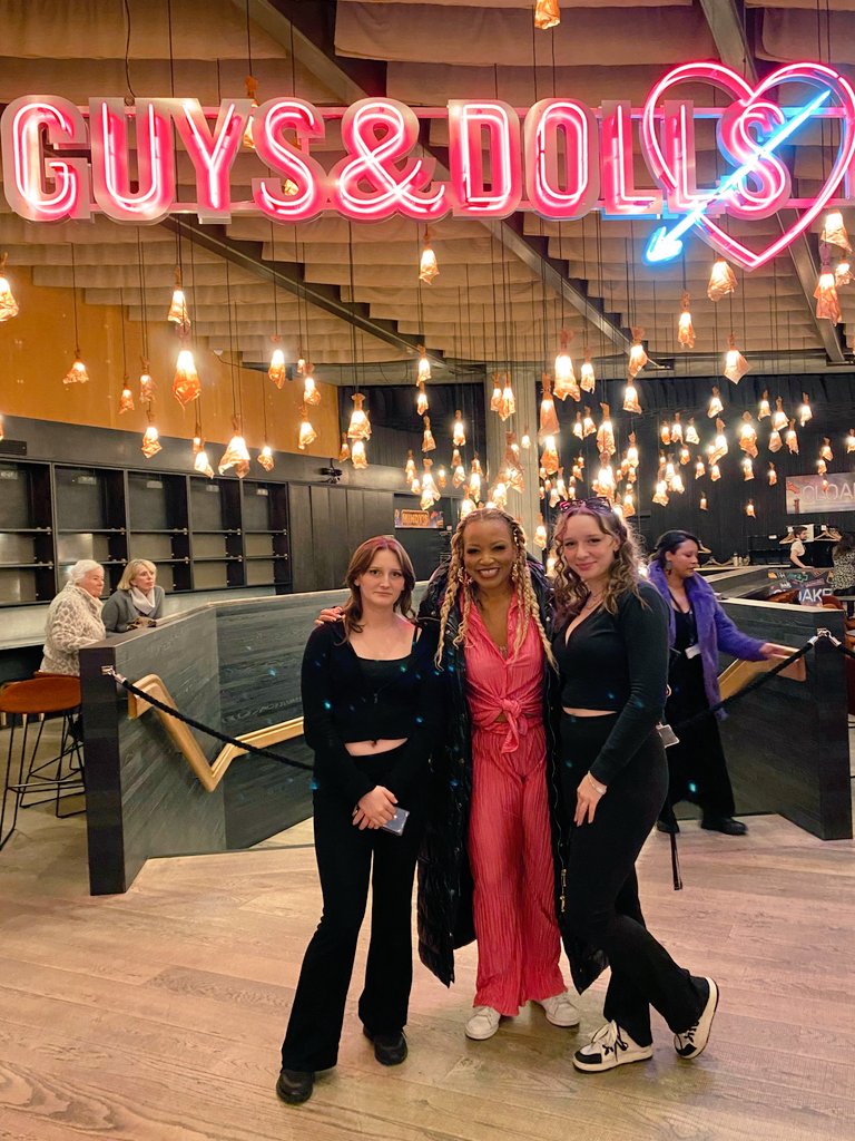 KatalinMDesign's tweet image. Immersive #GuysAndDolls is the best!!! What a party! Totally blown away by queen @marishawallace multi talented @DanielMays9 and giving me serious chills @iamcedricneal @_bridgetheatre Utter delight! #GeorgeIoannides #CameronJohnson