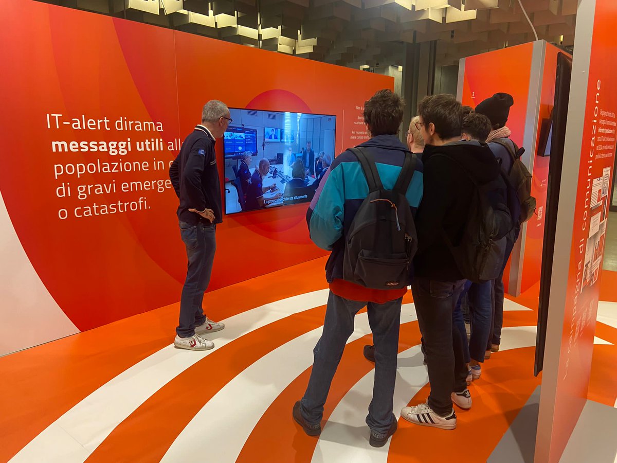 italertgov's tweet photo. ⚙️ Tecnologia 💡 Innovazione 🌍 Ambiente
Come funziona #ITalert? Come rendere la tecnologia uno strumento efficace al servizio dei cittadini? Continua la scoperta a @expo_technology, gli esperti del @DPCgov ti aspettano 👇
#Ete2023 https://t.co/a2Jb46vzGu