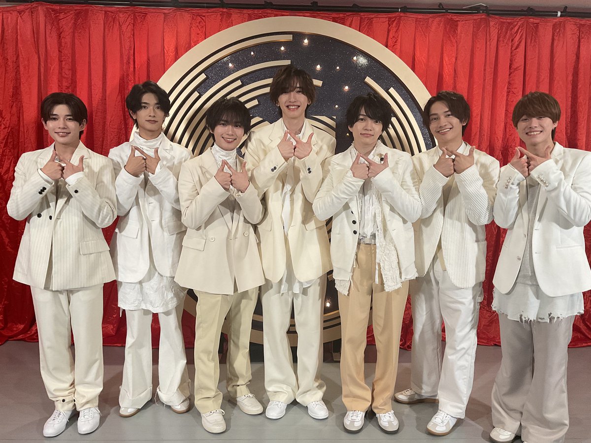 besthitskayosai's tweet photo. ／
　このあと❗️
　みんなで踊ろう！ 　　　
　同期3組 夢のコラボメドレー🕺
＼

なにわ男子はINI、BE:FIRSTと
The Answerを披露🌕

#ベストヒット歌謡祭
#INIなにわビーファコラボ
#なにわ男子 #INI #BEFIRST https://t.co/O0rRPvrIK5