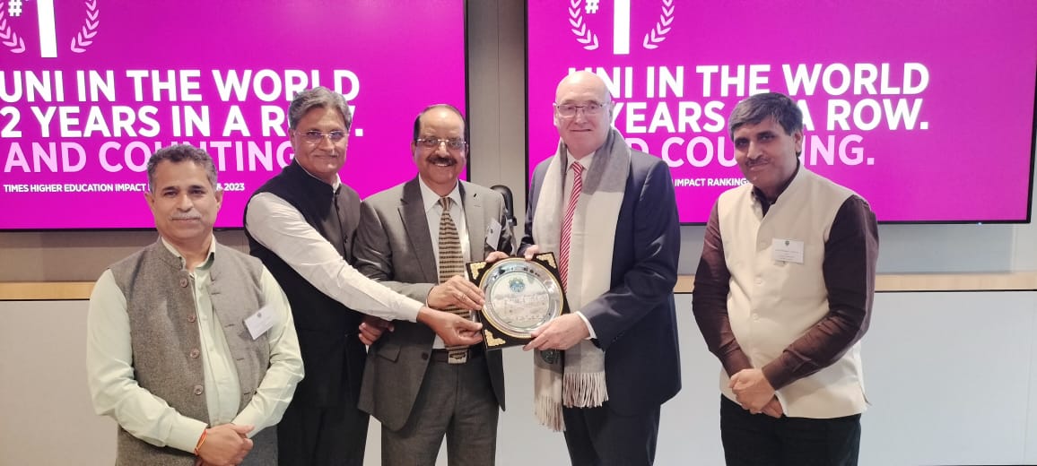 Hon'ble Vice Chancellor, Prof. B N Tripathi Sir felicitated Vice Chancellor and Pro Vice Chancellor of Western Sydney University, Australia. They also deliberated on collaboration in academics and research between the universities##
