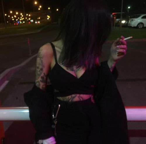 ❝You take all you can 'til there's nothing left.❞

   ⤷  WENDY TESTABURGER
   Not new to rp.
  ⤷ sfw 20+ /Mdni/
   Multi-Shipped w/ chem
  ⤷ Motorcyclist
    #ʟᴜɴᴀᴍᴏᴏɴꜱ🌙
 
ㅎ       .        (𝓣  )o  t𝐡𝐞  mo͠𝗈n         𝆬  ᘝ