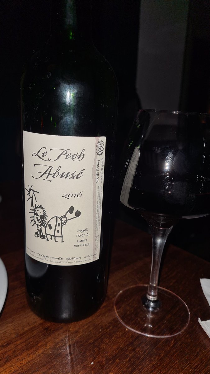 curiousgrapeuk's tweet photo. What a fantastic wine! Interesting name (a play on words as the wine couldn't have #appellation status). Lovely ripe black fruit flavours and some smokiness. Great finesse yet also the intensity. Lovely stuff!
#redwine #cabernetsauvignon #cabernetfranc #Bordeaux https://t.co/mpCqy2AY91