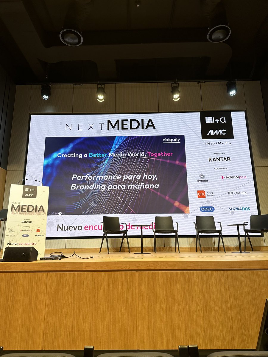 KnowMediaLab's tweet image. Primera edición de Next Media, excelente acogida por parte de la industria publicitaria, los nuevos desafíos de los medios y de las marcas. Cambio y adaptación cada día más necesarios y acelerados. #nextmedia #medios #publicidad #marcas #comunicacion #radio #audio @AIMC_es #i+a