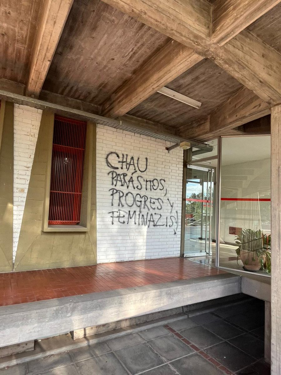 manuelita tweet media