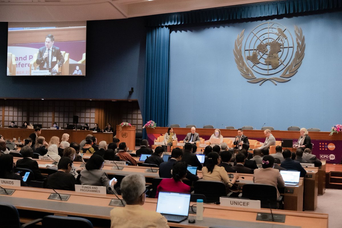 Unfpa_Thailand's tweet image. The second day of the #APPC7 kicks off with great and thorough discussions by honourable panellists, including H.E. @TopVarawut, Minister of Social Development and Human Security, Thailand. The discussions explore many population and development challenges like #LowFertility,…