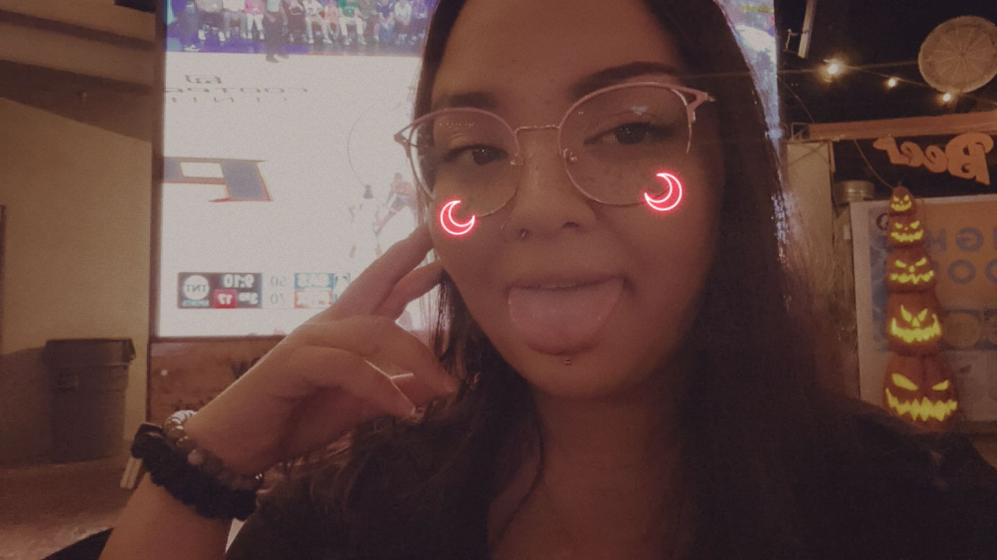 When my boss keeps asking “what’s with the tongue?” 😈 https://t.co/36APEnKwwF