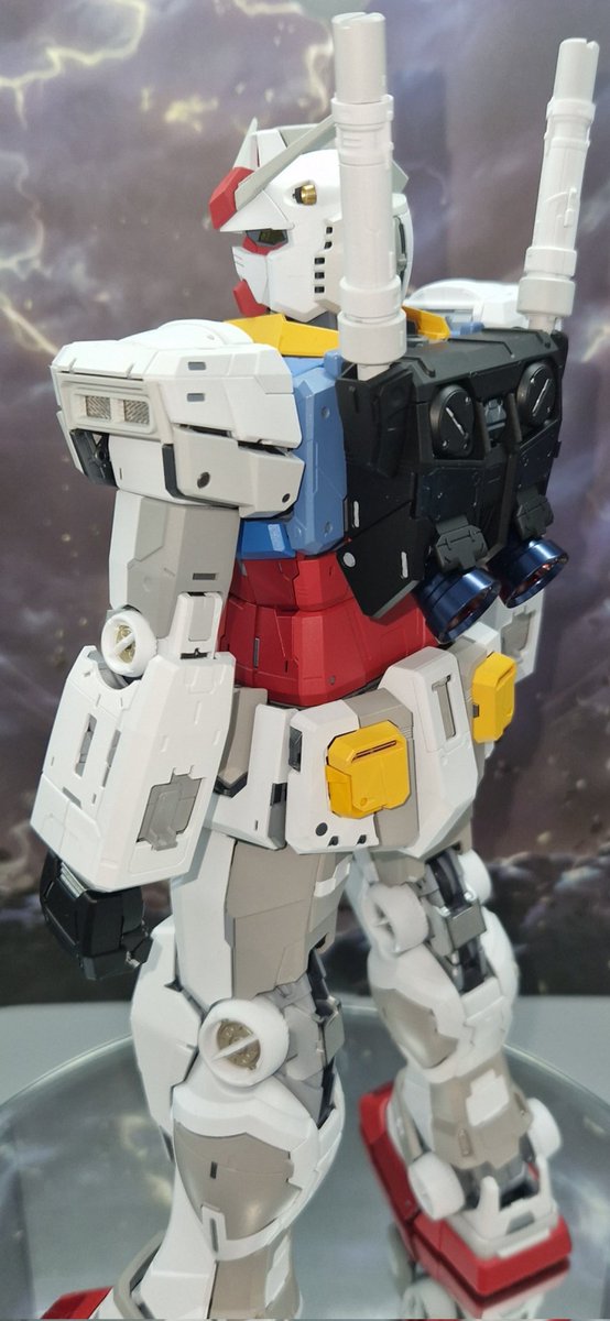 0Gundamfan2's tweet photo. Commission progress update: Backpack unit base coat complete, which makes the gundsm whole. Next up is rifle and sheild before the real work begins.. detailing
#gunpla #gundam #Perfectgradeunleashed https://t.co/id4DlQfxPt