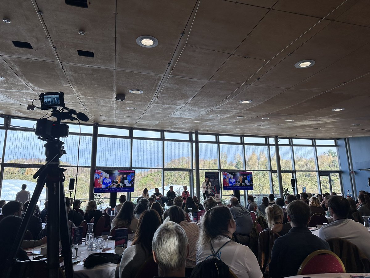 donaldmrout's tweet photo. @SwCornwall It’s a amazing way to launch Cornwall Festival of Tech https://t.co/d6h8zZLcZn