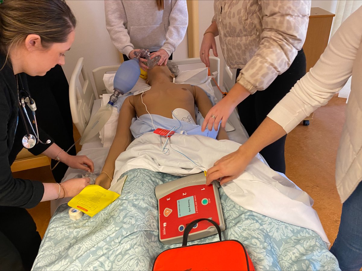 TUS Nursing & Healthcare (@nursingtus) on Twitter photo Day 1 of the BSc in General Nursing year 4 Basic Life Support simulations took place yesterday.
Our students put their BLS and nursing skills to the test in a simulated scenario. Well done to all involved. #clinicallearningenvironment #simulatedlearning
<a href="/TUS_Athlone_/">TUS Athlone Campus</a> <a href="/TUS_ie/">Technological University of the Shannon</a> Day 1 of the BSc in General Nursing year 4 Basic Life Support simulations took place yesterday.
Our students put their BLS and nursing skills to the test in a simulated scenario. Well done to all involved. #clinicallearningenvironment #simulatedlearning
<a href="/TUS_Athlone_/">TUS Athlone Campus</a> <a href="/TUS_ie/">Technological University of the Shannon</a>