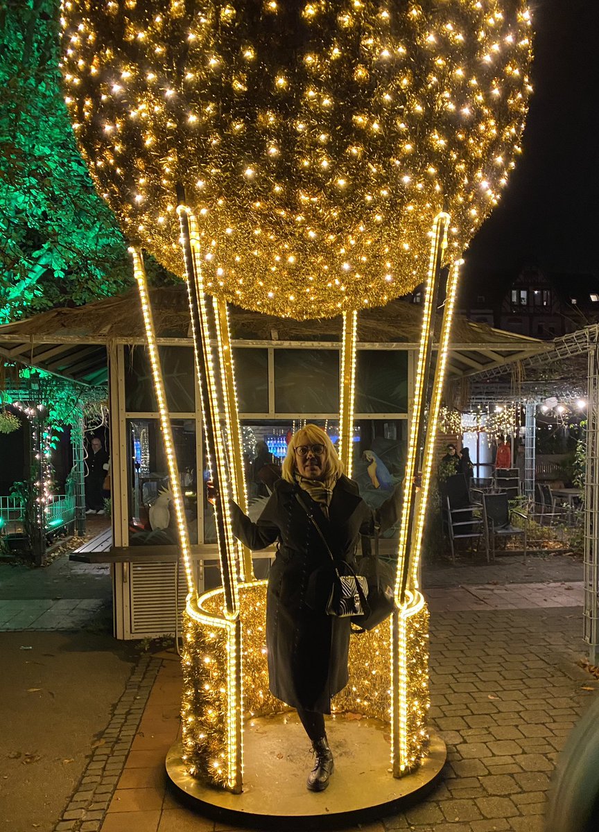 StuttgartInside's tweet photo. Christmas Garden Stuttgart - tolle Veranstaltung - super organisiert steckt wirklich eine Menge Fleiß und Herzblut drin, danke C2 Stuttgart für die Einladung, empfehlenswert ⭐️⭐️⭐️⭐️⭐️ #cristmasgardenstuttgart #c2stuttgart #orginic #kesselliebeweine #stuttgartinsideapp https://t.co/IwyskwGGfb