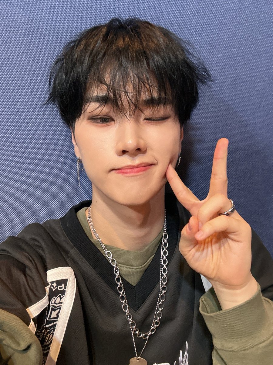 XH_official's tweet photo. 월화수목금토일 매일매일 함께하고 싶어😉

#정수 #Jungsu 
#뎡듀 #엠카보컬챌린지 #Seven https://t.co/Q8rxiLwaiY