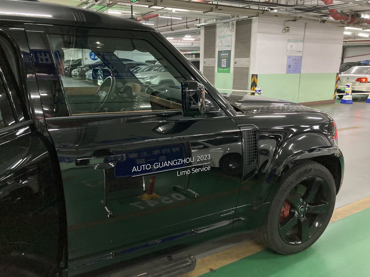 McCons's tweet photo. Arrived at Ghuanghouz - pls send a driver…..#nuts https://t.co/v6Yet0VjiB
