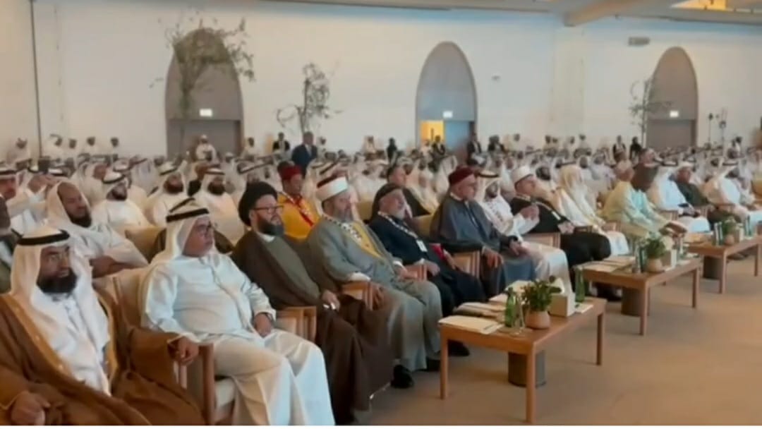 ConferencesMh's tweet photo. شارك  #العلامة_السيد_محمد_علي_الحسيني في المؤتمر العالمي الثاني لمجلس الإمارات للافتاء الشرعي في أبوظبي،  تحت عنوان "نحو الاستيعاب الشرعي للمستجدات العلمية - المنهجية الحضارية، والتطبيقات الواقعية، وأخلاقيات الاستدامة."
حضر @sayedelhusseini إلى جانب حشد من علماء الدين  المشاركين https://t.co/YpO2yvdAJY