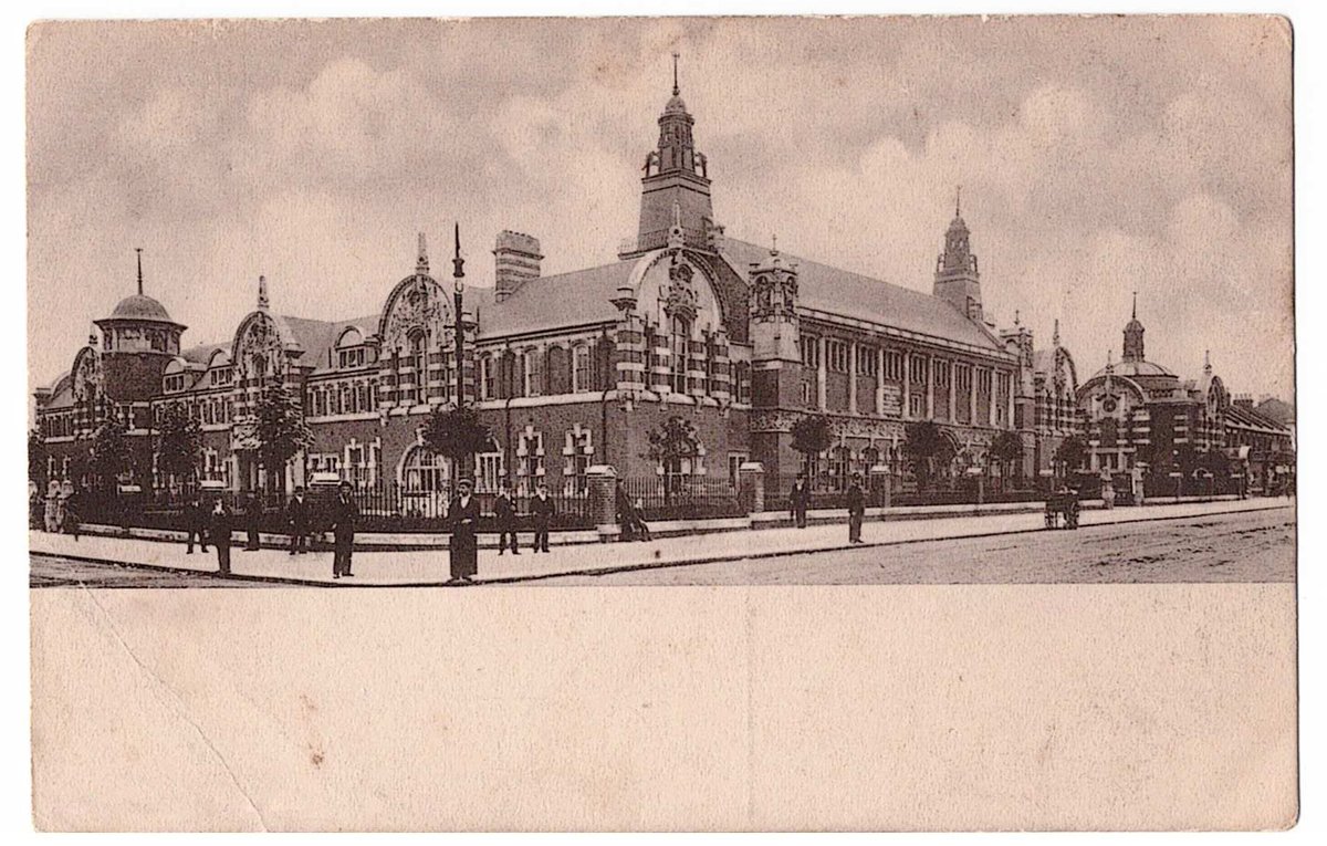 #TBT to our Stratford Water Lane campus in 1898 - 125 years later and still a beauty.😍 #UEL125