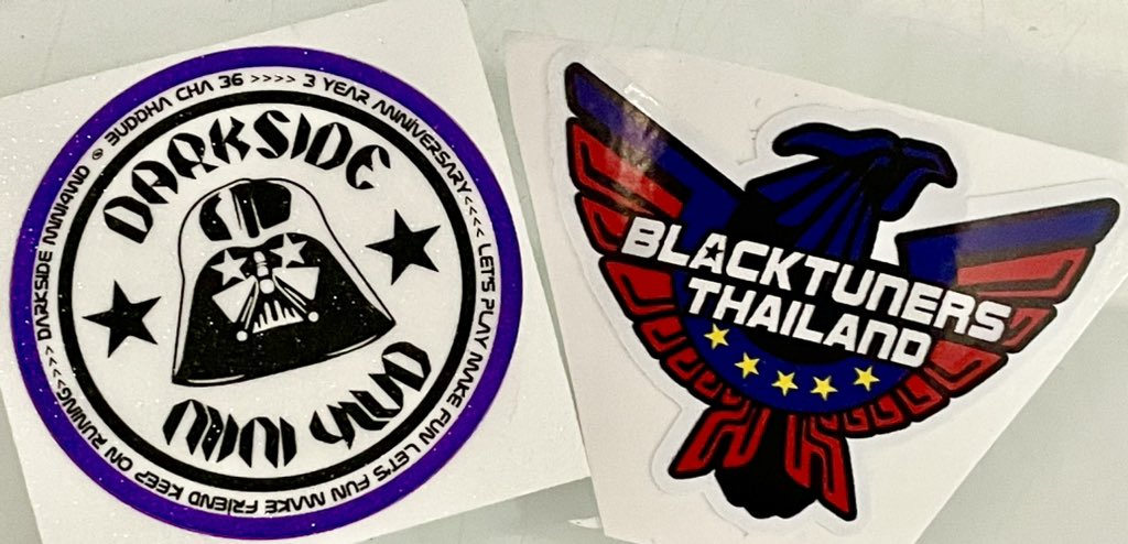 forcelabo's tweet photo. 【今日も複数台！？】

昨日に続いて、本日はタイ🇹🇭よりミニ四駆ショップ『Blacktuners Thailand 』代表のアピワトさんと、『DarkSide mini4wd&amp;hobby 』代表のノトさん率いるタイ代表団がご来所‼️

新設のウィンターレイアウトを颯爽とかっ飛ばしていましたww

皆様ご武運を〜
#フォースラボ
#ミニ四駆 https://t.co/Jm58iCi84b