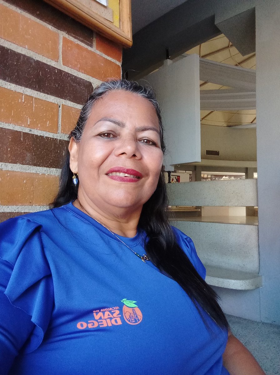 Feliz y bendecido jueves para todos ya en oficina con la ayuda de Dios.