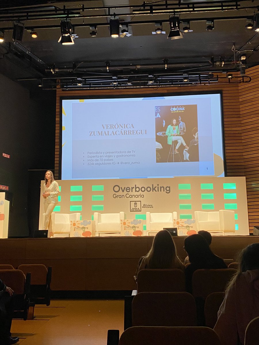 noraysoftware's tweet photo. Continúa @ovbgc con @Vero_Zuma, que viene a hablarnos sobre “cómo viajar a través de la comunidad”.

Deseando conocer las historias de personas locales de todo el mundo desde los ojos de @Vero_Zuma. 

#OVB23 #Noray https://t.co/jy8VIaAV24