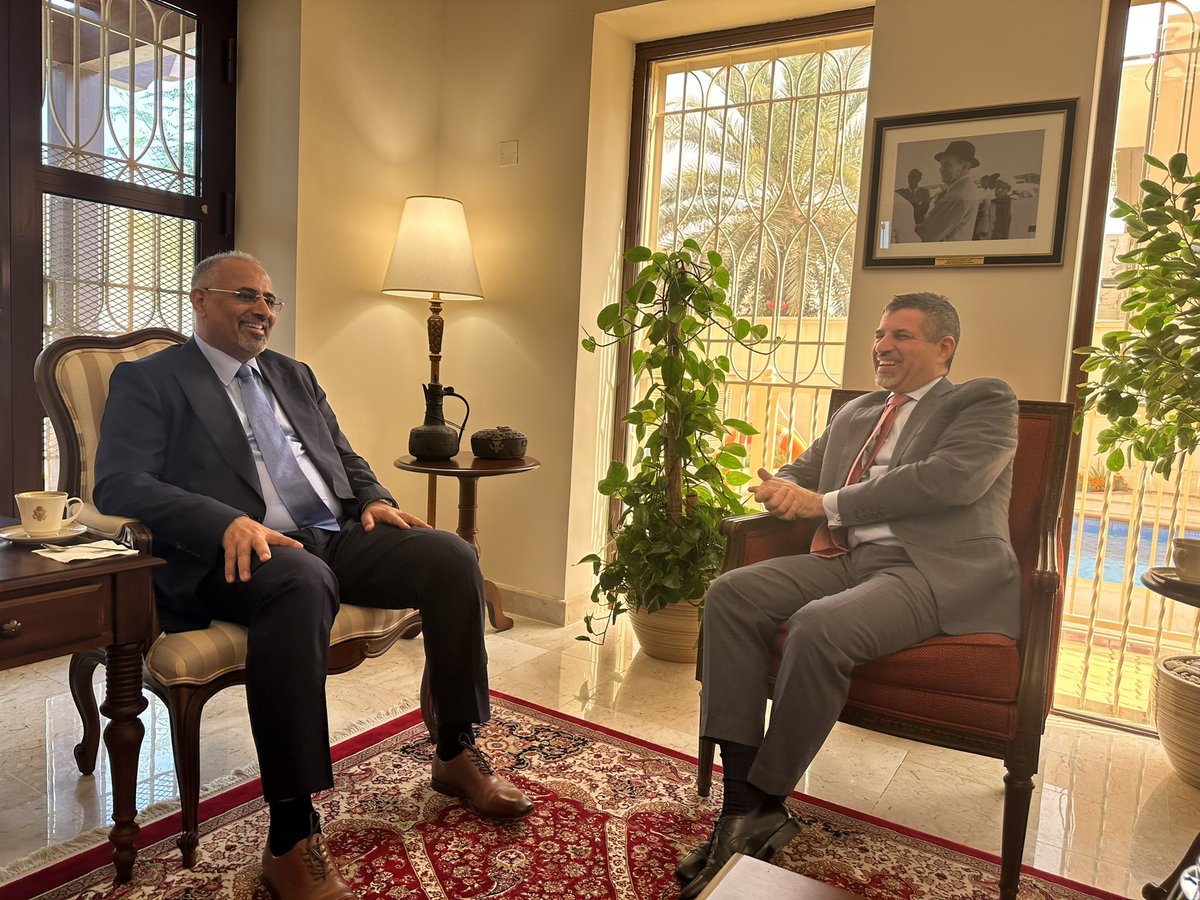 AidrosAlzubidi's tweet photo. لقاء بناء جمعني صباح اليوم بستيفن فاجن سفير الولايات المتحدة الامريكية لدى بلادنا، استعرضنا معا الجهود المبذولة على الصعيدين الإقليمي والدولي لإنهاء الحرب في البلد وإحلال سلام عادل وشامل ومستدام يعالج قضايا الصراع المحورية وفي طليعتها قضية شعبنا في الجنوب.

نثمن عاليا الدعم الأمريكي لبلادنا في المجالات الإنسانية والتنموية ونتطلع الى تعزيز الدعم الإقليمي والدولي لمجلس القيادة والحكومة ومساندة الجهود المبذولة لمعالجة الوضع الإنساني والاقتصادي في البلد.