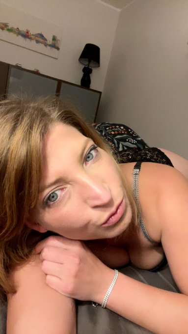 Naa, wer mag sich jetzt zu mir legen ? https://t.co/3TlluSSxCw