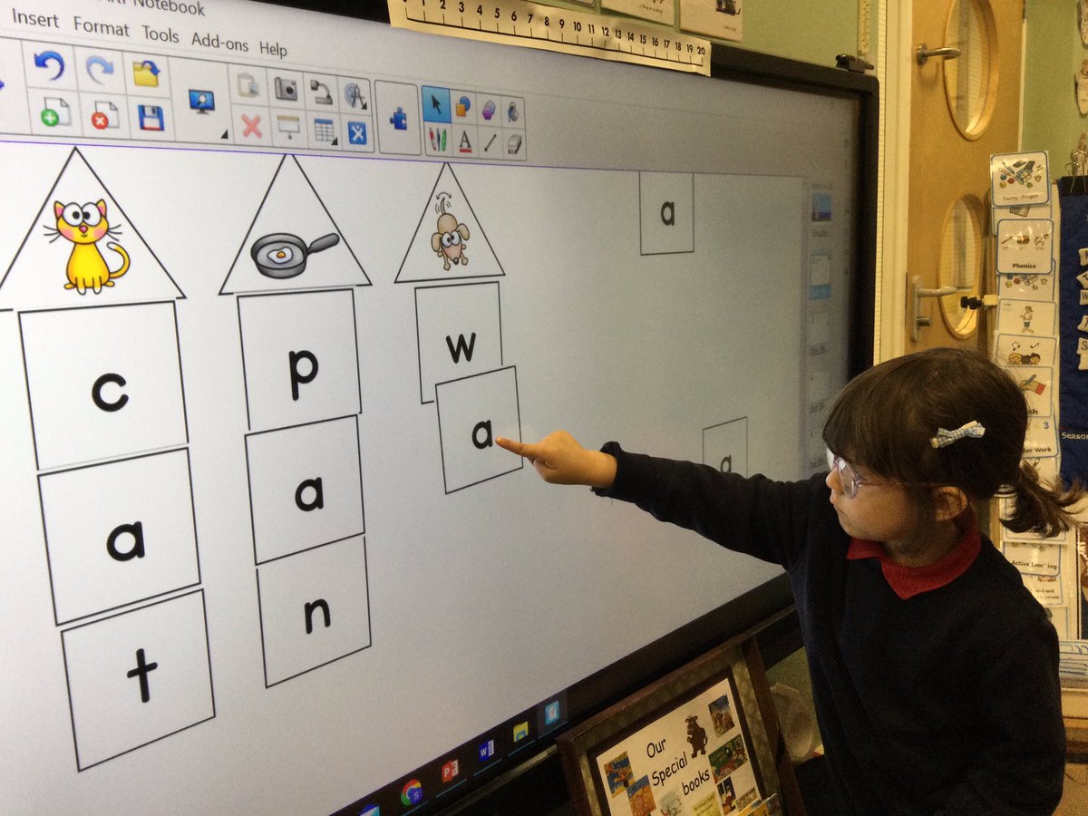 NashMillsSchool's tweet image. Spelling space rockets in Reception this week. 😍
#eyfsphonics