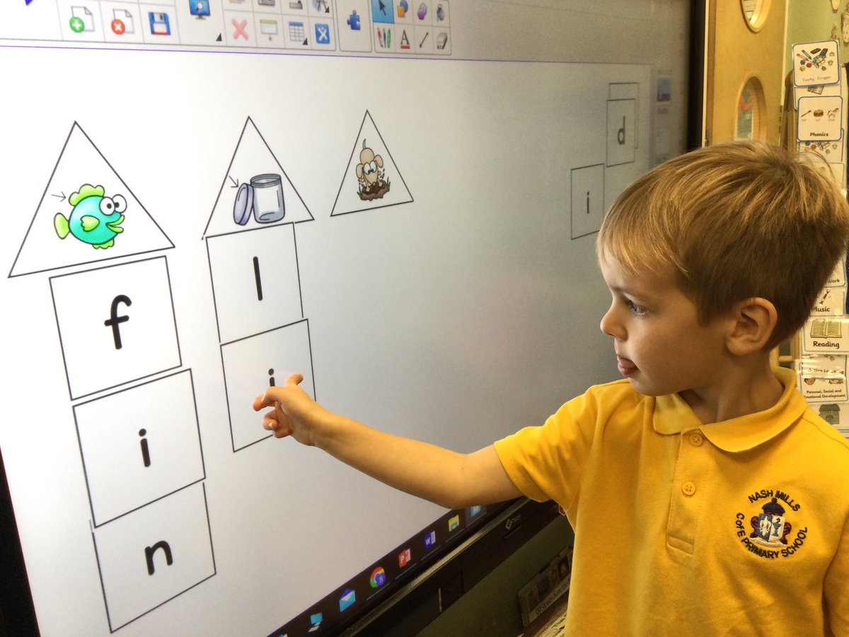 NashMillsSchool's tweet image. Spelling space rockets in Reception this week. 😍
#eyfsphonics