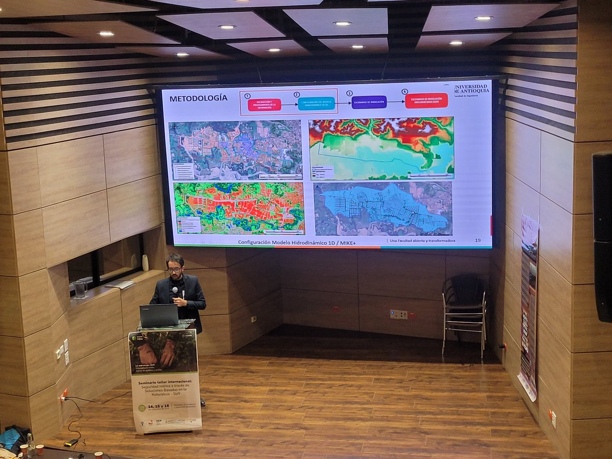 El profesor Neiler Medina de la Escuela Ambiental <a href="/FIngenieriaUdeA/">Fac. Ingeniería UdeA</a> ponente en el Seminario taller internacional: Seguridad hídrica a través de las Soluciones Basadas en la Naturaleza - SbN 

<a href="/MinAmbienteCo/">MinAmbiente Colombia</a> <a href="/ihedelft/">IHE Delft 💧 Institute for Water Education</a> 
#SeguridadHidricaSbN