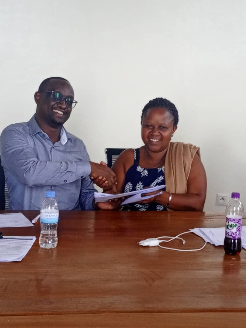 edencaremedical's tweet photo. Another successful day where our CEO @dadikevin signed partnerships with 7 more Health Centers in @NyagatareDistr to strengthen our commitment to providing quality healthcare for all!

#EdenCare #InsuranceProvider https://t.co/31UuUj0s7O