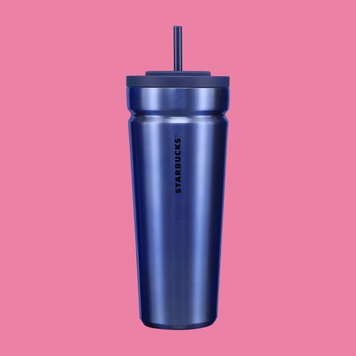 itsallaboutrich's tweet photo. @StarbucksCanada how do you properly clean the lid of this cup? Specifically the rubber seal around the straw in the lid? https://t.co/Z3Q4XEc6aB