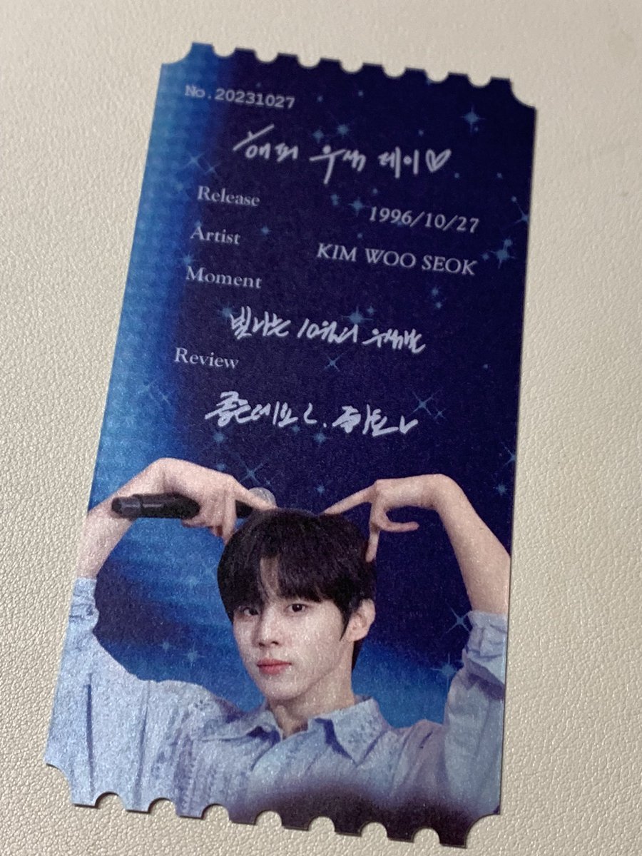 kimzzalrang1027's tweet photo. Review: 좋은데요? 좋아요🤍
포장 비닐에 붙여진 스티커도 잘 떼서 포카북에 착..ㅎㅎ🩷
포토북 사진들도 넘 예쁘고☺️☺️
우석 생카에 후기 이벤트까지..🩵감사합니다🩵🩵🩵

#빛나는10월의우석날 #해피우석데이 #한번더즐기는해피우석데이 https://t.co/vgjowOOjB6