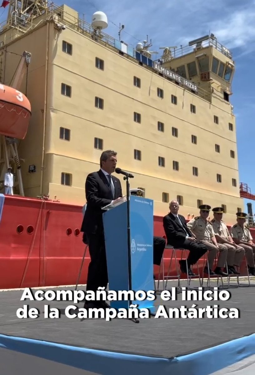Desde cuando el ministro de economia es el comandante de las Fuerzas Armadas?