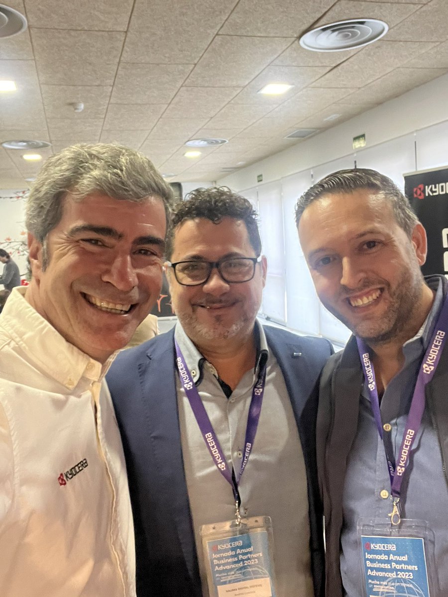 En la Jornada Anual de #BusinessPartnerAdvanced con los amigos de #Cararias a través de #Distributor <a href="/Inforpor/">Inforpor</a>, <a href="/Megaprint_Kyo/">Megaprint Canarias</a> y <a href="/kalimadigital/">Kalima Digital</a> 
Gracias Santi y Andrés por vuestro tiempo e interés